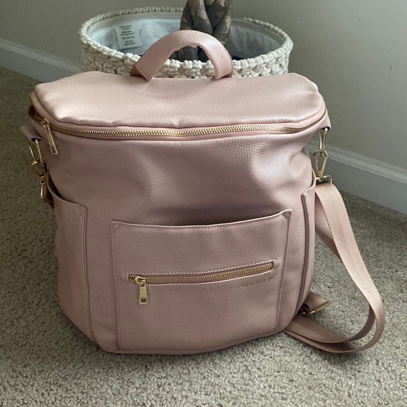 Fawn Design Handbags - Gorgeous Pink backpack 💕